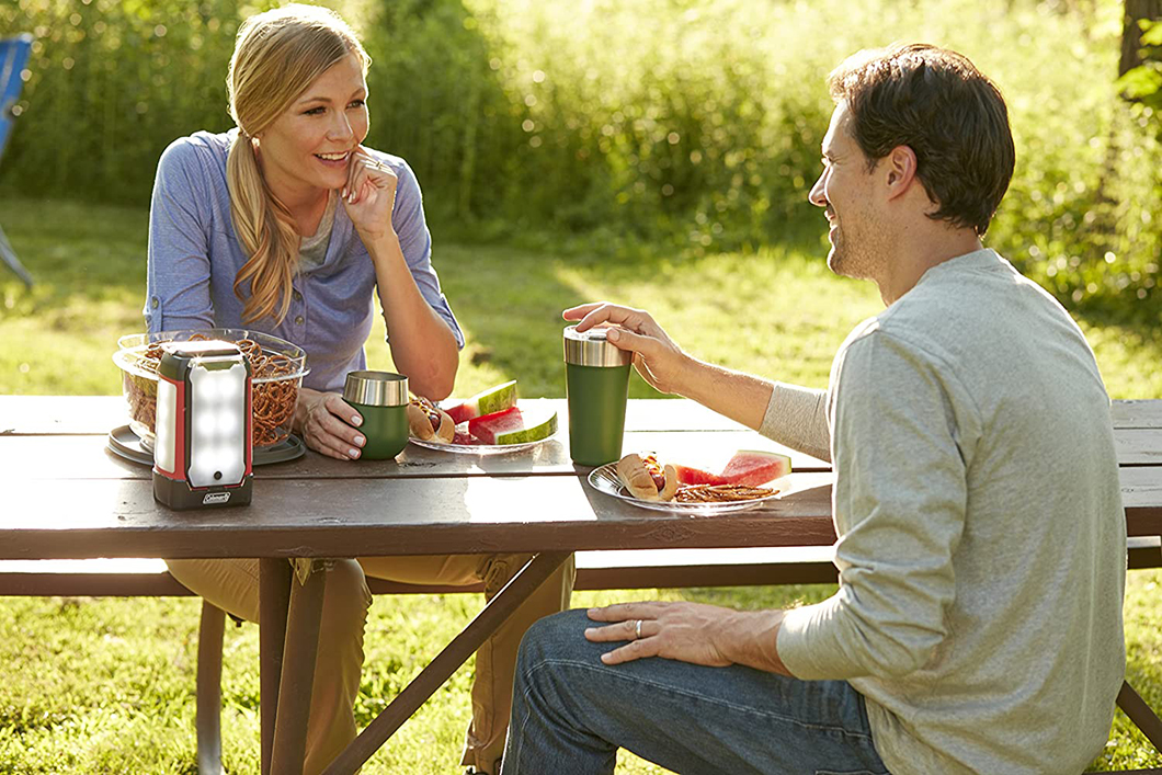Wholessell mant&eacute;m o copo de cerveja de a&ccedil;o inoxid&aacute;vel frio com abridor
