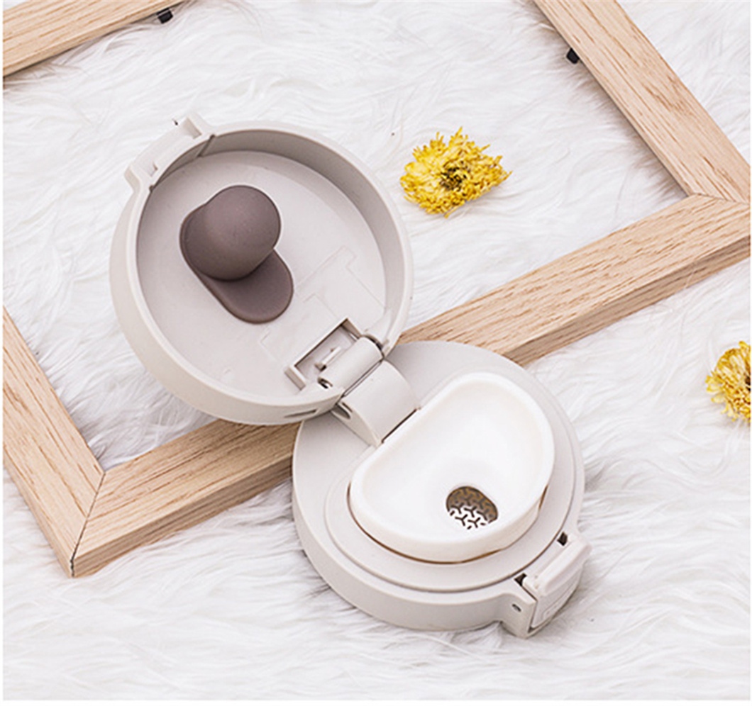 Cofler de caf&eacute; isolado 