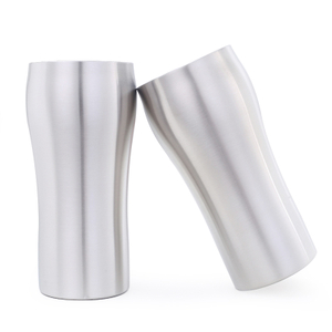 Copo de cerveja de aço inoxidável isolado a vácuo personalizado de 430ml