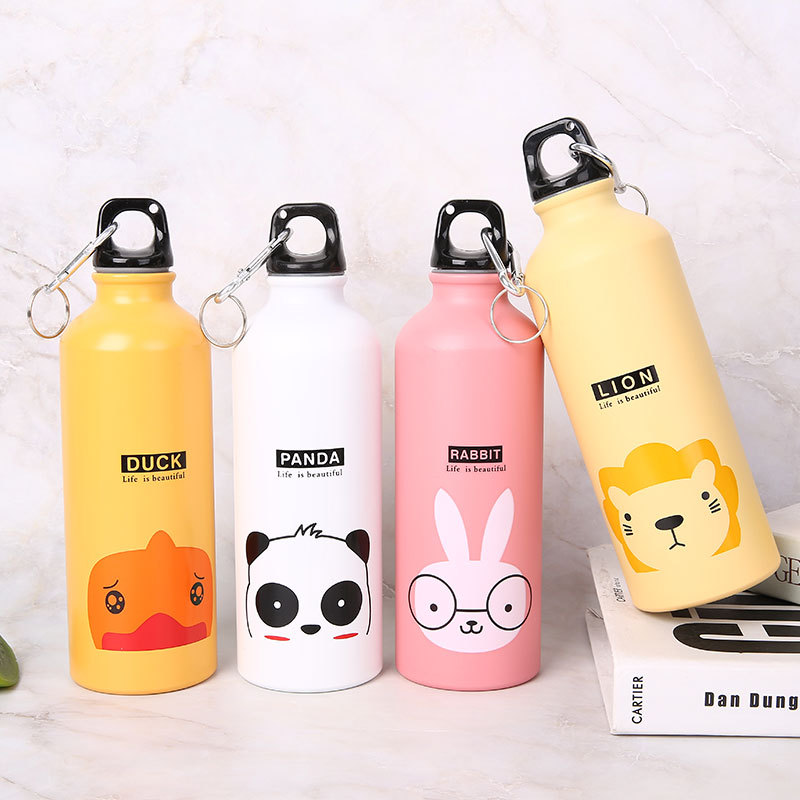 Garrafa de água infantil indispensável para escola e lazer