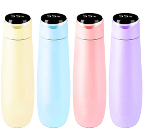 Temperatura inteligente mostrando garrafa de água térmica de aço inoxidável